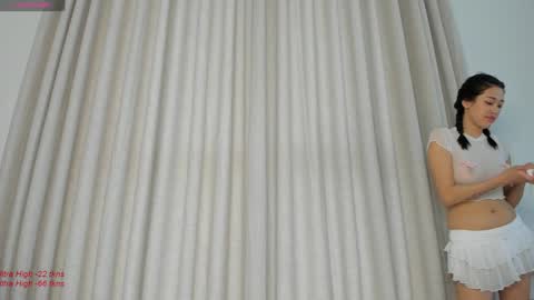 Snapshot of liavee chatting on 01.15.25 Lia online show from 01.15.25