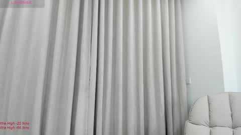 Snapshot of liavee chatting on 03.02.25 Lia online show from 03.02.25