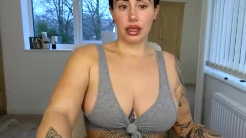 Snapshot of libbyloveheartx chatting on 02.10.26 Libby online show from 02.10.26