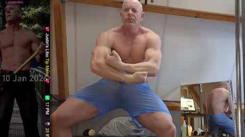 Snapshot of libo_horny_muscle chatting on 01.10.26 Justin Libo online show from 01.10.26
