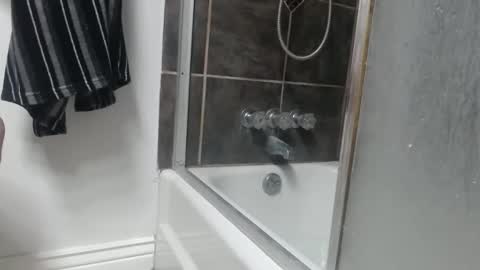 lickurlipz1 online show from 02.05.26