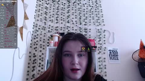 Snapshot of light_lunaa chatting on 02.06.25 light_lunaa online show from 02.06.25