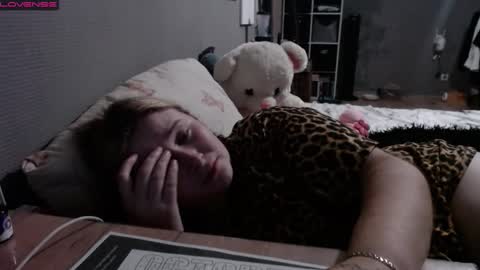 Snapshot of light_lunaa chatting on 09.15.25 light_lunaa online show from 09.15.25