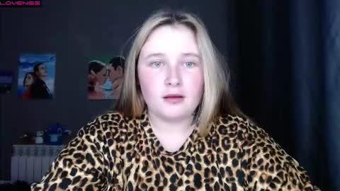 Snapshot of light_lunaa chatting on 09.17.25 light_lunaa online show from 09.17.25