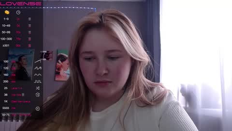 Snapshot of light_lunaa chatting on 11.09.25 light_lunaa online show from 11.09.25