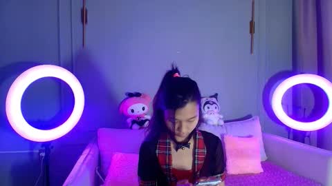 Lihn Pham online show from 12.18.25