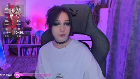 Snapshot of lii_luu chatting on 10.03.25 LiLu online show from 10.03.25