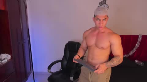 Snapshot of liiam_jesus chatting on 11.25.25 liiam_jesus online show from 11.25.25