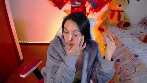 Snapshot of lika_little3 chatting on 10.27.25 Liika online show from 10.27.25