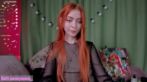 Snapshot of lika_moon chatting on 12.28.24 Lika online show from 12.28.24