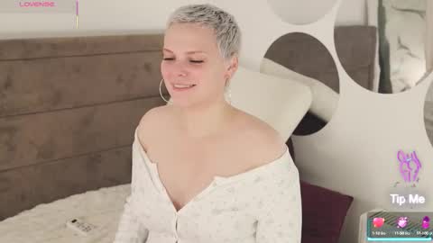 likaaberry online show from 10.04.25