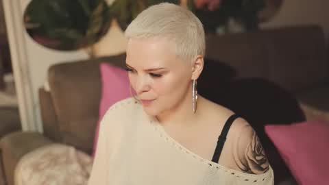 likaaberry online show from 10.21.25