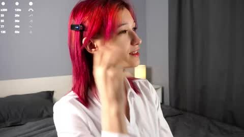 Snapshot of likalens chatting on 11.19.25 Emi online show from 11.19.25