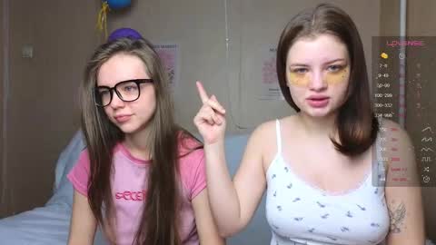 Snapshot of like_sun chatting on 12.17.24 Call me Anna online show from 12.17.24