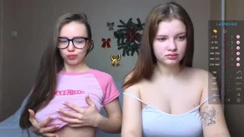 Snapshot of like_sun chatting on 12.26.24 Call me Anna online show from 12.26.24