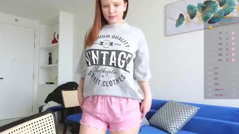 Snapshot of like_sun chatting on 02.20.25 Call me Anna online show from 02.20.25