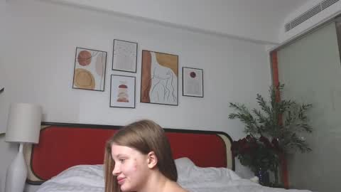 Snapshot of like_sun chatting on 03.10.25 Call me Anna online show from 03.10.25