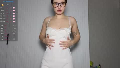 Snapshot of like_sun chatting on 12.14.25 Call me Anna online show from 12.14.25