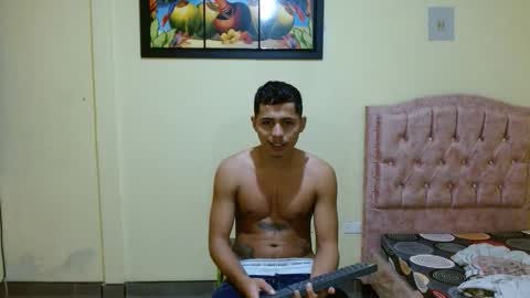 Snapshot of lil_condor_baby chatting on 11.18.25 lil_condor_baby online show from 11.18.25