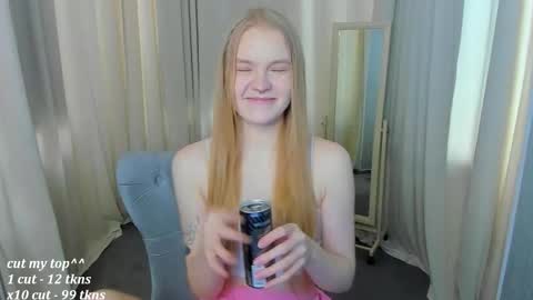 Snapshot of lil_cookie_monster chatting on 03.03.26 Erica online show from 03.03.26