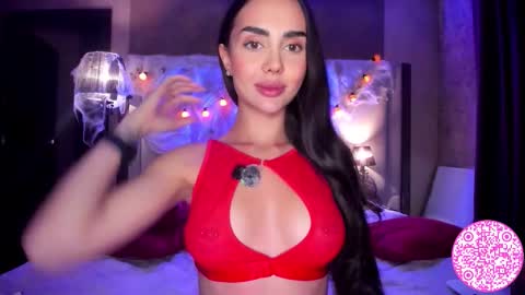 Snapshot of lil_gabbyg chatting on 10.22.25 Gabriela online show from 10.22.25