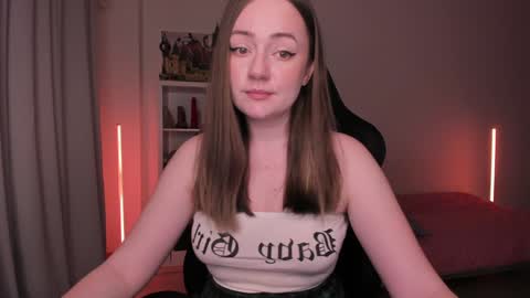 Snapshot of lil_happiness chatting on 01.29.25 for free registration 3 online show from 01.29.25