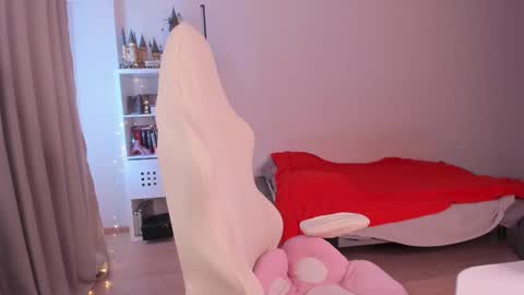 Snapshot of lil_happiness chatting on 10.18.25 for free registration 3 online show from 10.18.25