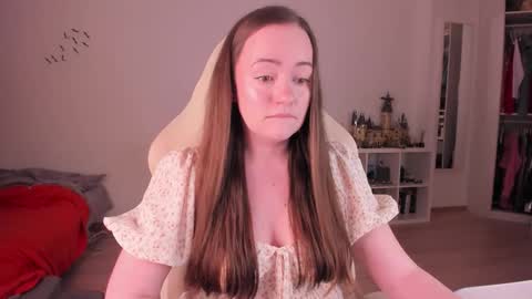 Snapshot of lil_happiness chatting on 11.12.25 for free registration 3 online show from 11.12.25