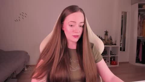 Snapshot of lil_happiness chatting on 12.01.25 for free registration 3 online show from 12.01.25