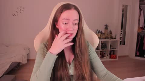 Snapshot of lil_happiness chatting on 12.13.25 for free registration 3 online show from 12.13.25