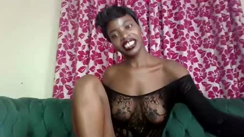 Snapshot of lil_paula chatting on 01.16.25 serenity online show from 01.16.25