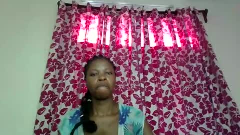 Snapshot of lil_paula chatting on 02.13.25 serenity online show from 02.13.25