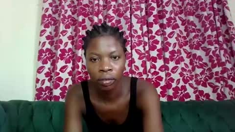 Snapshot of lil_paula chatting on 02.17.25 serenity online show from 02.17.25