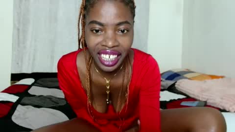 Snapshot of lil_paula chatting on 11.29.25 serenity online show from 11.29.25