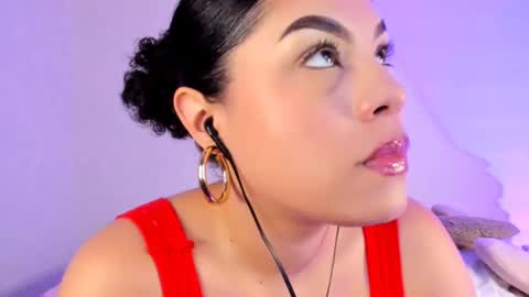 Snapshot of lil_swaay chatting on 10.06.25 Lola online show from 10.06.25