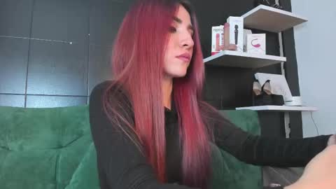 Snapshot of lila_elliot chatting on 09.27.25 Lila online show from 09.27.25