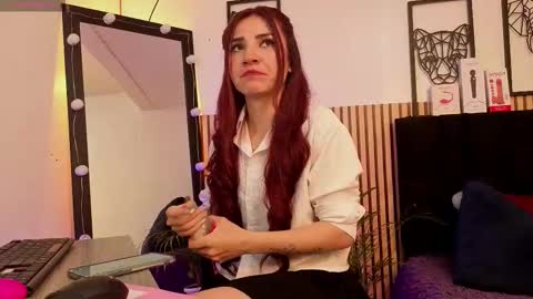 Snapshot of lila_elliot chatting on 10.11.25 Lila online show from 10.11.25