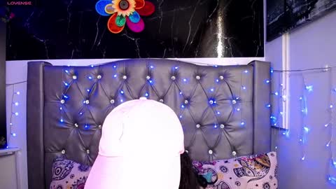 Snapshot of lila_gummy_ chatting on 12.12.24 online show from 12.12.24