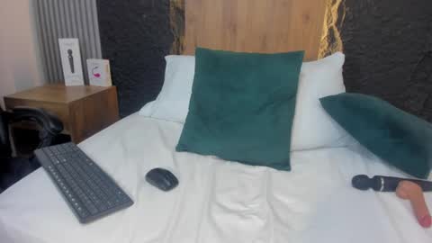 L I L A online show from 04.09.26