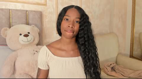 lila bailey  online show from 02.07.25