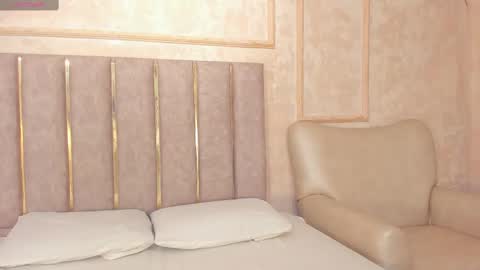 lila bailey  online show from 02.10.25