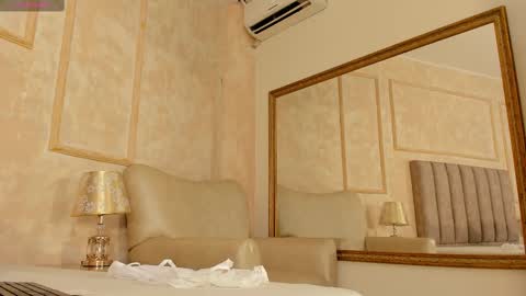 lila bailey  online show from 02.19.25