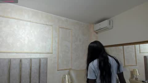 lila bailey  online show from 03.01.25