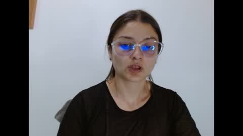 Snapshot of lilcoralinne_0 chatting on 05.27.26 Valeri Villalobos IG villa lobosvaleri online show from 05.27.26