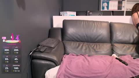 Lili Bertine online show from 09.08.25