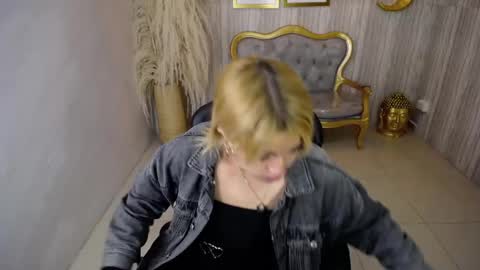 Snapshot of lili_conor_s chatting on 02.25.25 Lili online show from 02.25.25