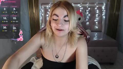 Snapshot of lili_conor_s chatting on 10.02.25 Lili online show from 10.02.25