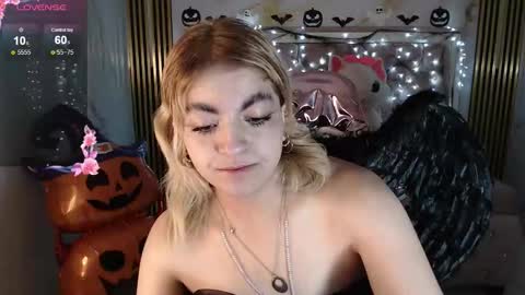 Snapshot of lili_conor_s chatting on 10.05.25 Lili online show from 10.05.25