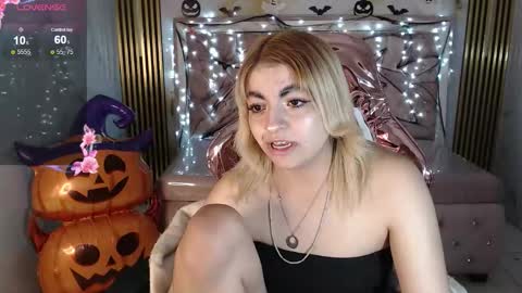 Snapshot of lili_conor_s chatting on 10.10.25 Lili online show from 10.10.25