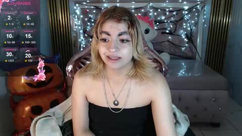 Snapshot of lili_conor_s chatting on 10.21.25 Lili online show from 10.21.25